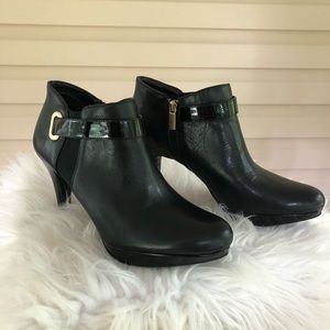 Black leather Bandolino high heeled booties